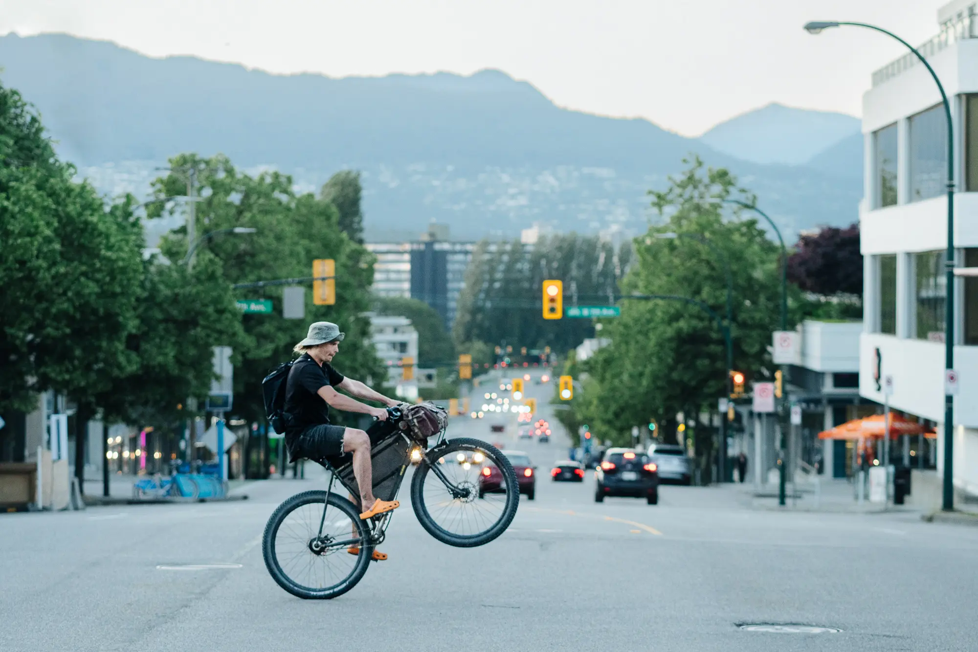 dirtsloth wheelie