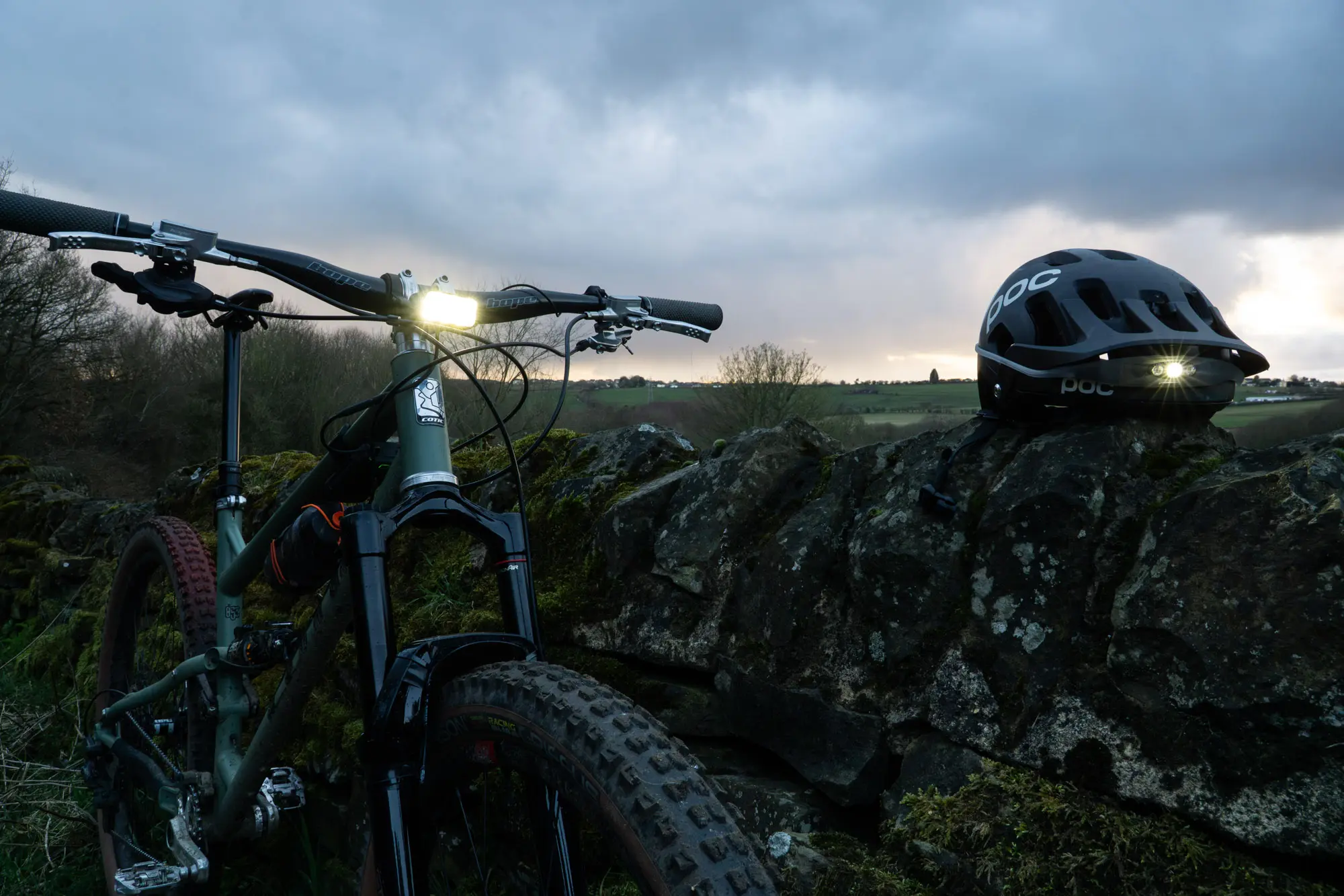 The Knog Full-Monty Lighting Setup: Blinder X 2300, R-150 & Bandicoot 250